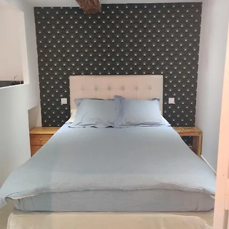 Apartment Neuf Centre Du Village Aux Pieds Du Chateau Grimaud