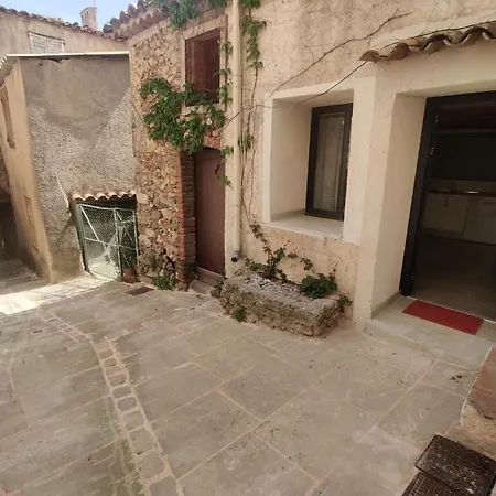 Neuf Centre Du Village Aux Pieds Du Chateau *