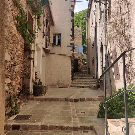 Neuf Centre Du Village Aux Pieds Du Chateau *