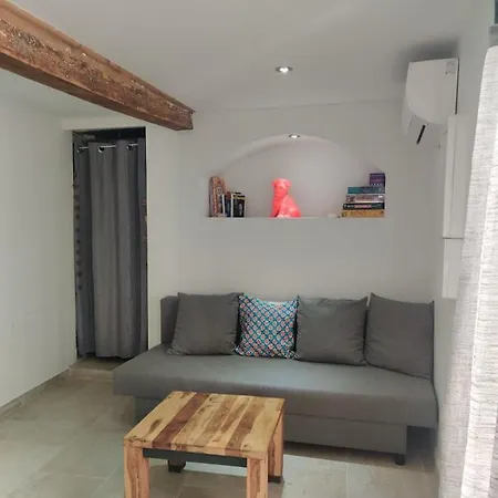 Neuf Centre Du Village Aux Pieds Du Chateau Apartment