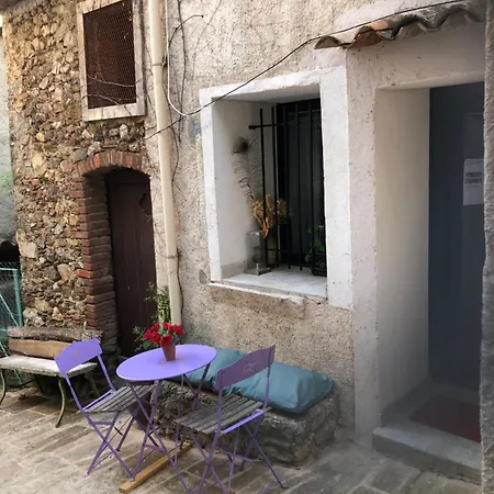 Neuf Centre Du Village Aux Pieds Du Chateau *
